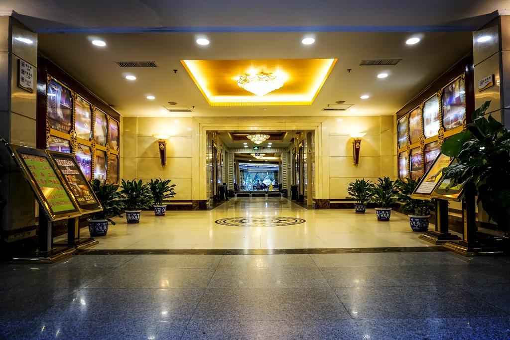 Chengdu Grand Hotel Екстериор снимка